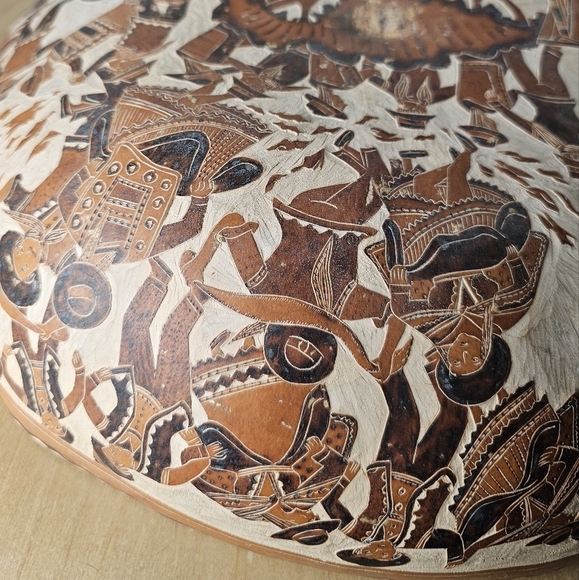Vintage Large Hand Carved Peruvian Gourd Folk Art Bowl - Picture 9 of 13